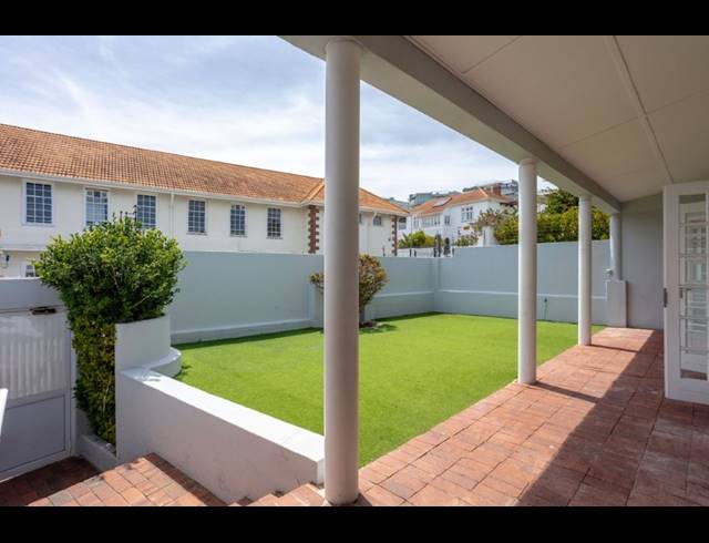 3 BEDROOM HOUSE RENTED IN SEA POINT